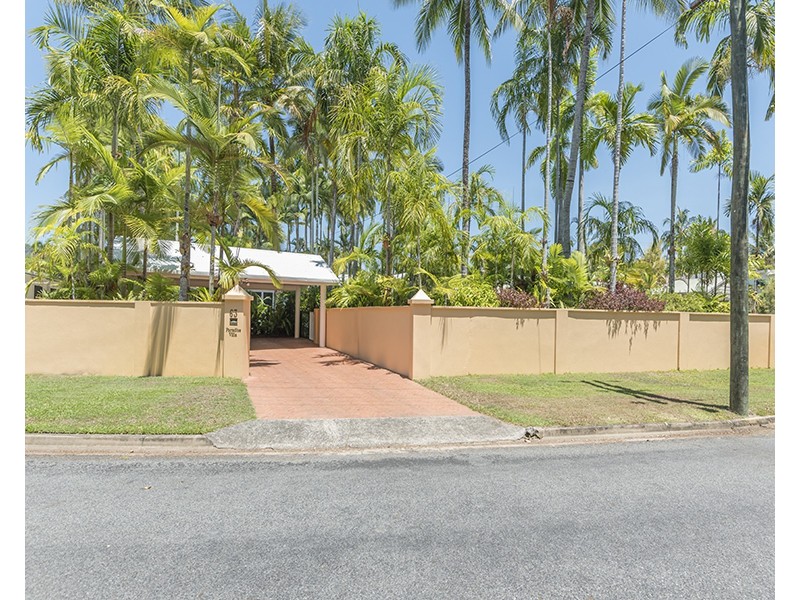 63 Reef Street, Port Douglas QLD 4877