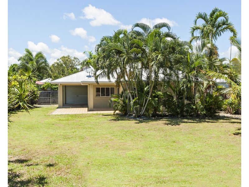 27 Allamanda Street, Cooya Beach QLD 4873