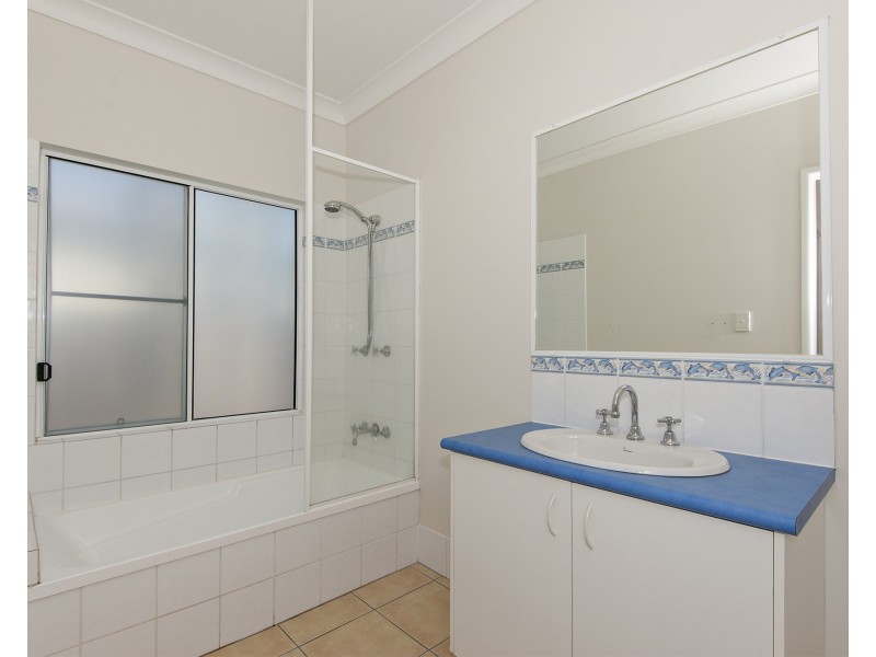 27 Allamanda Street, Cooya Beach QLD 4873