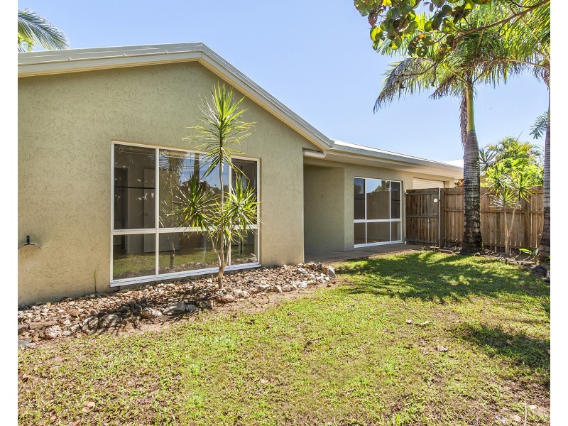 27 Allamanda Street, Cooya Beach QLD 4873
