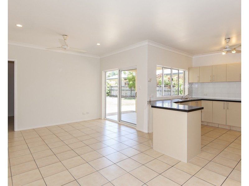 27 Allamanda Street, Cooya Beach QLD 4873