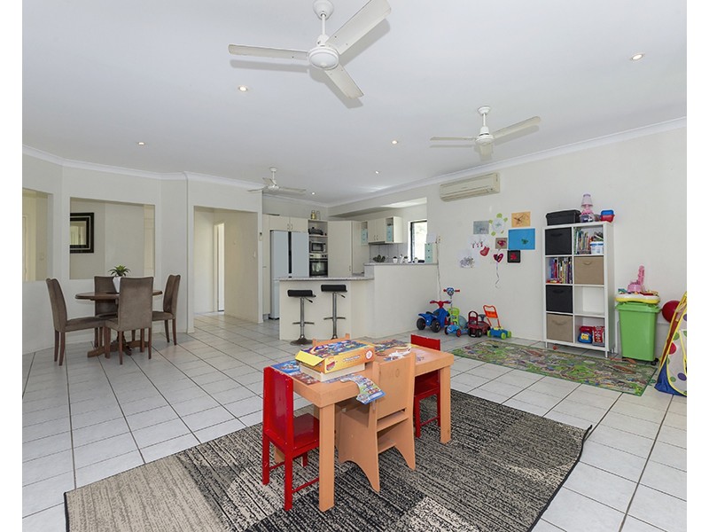 8 Birdwing Street, Port Douglas QLD 4877