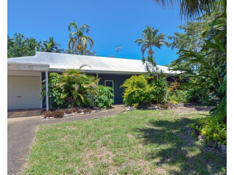 4 Albatross Close, Cooya Beach QLD 4873