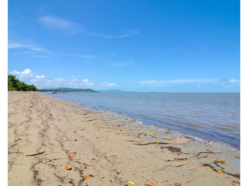 4 Albatross Close, Cooya Beach QLD 4873