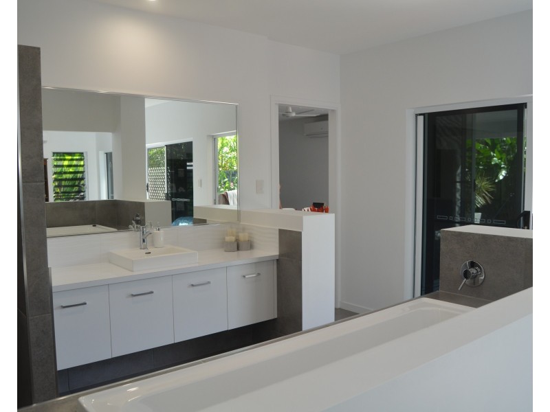 34 Birdwing Street, Port Douglas QLD 4877