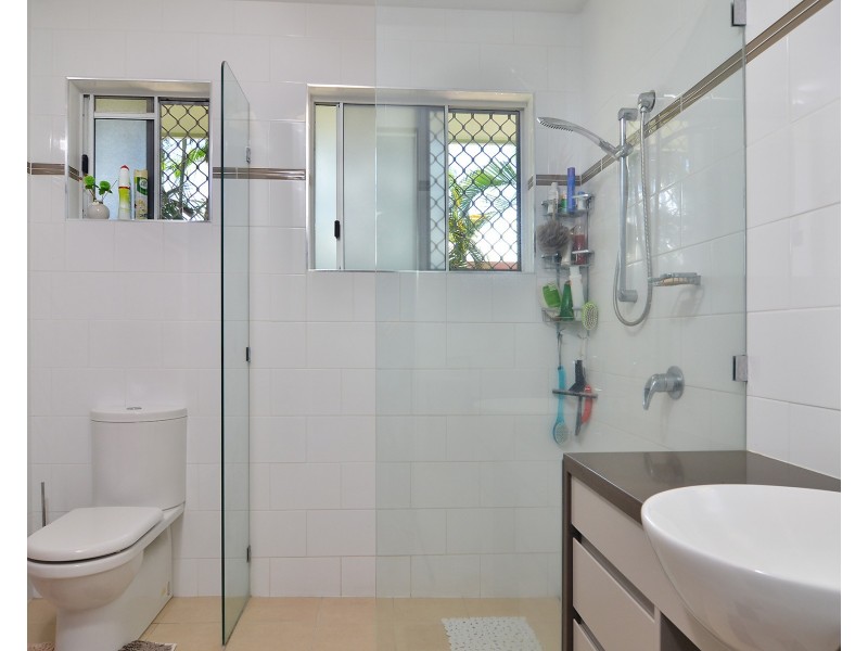 13 Poinciana Street, Cooya Beach QLD 4873