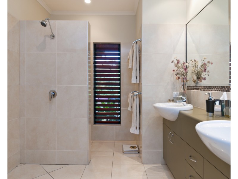 1 Forest Glen Road, Mossman QLD 4873