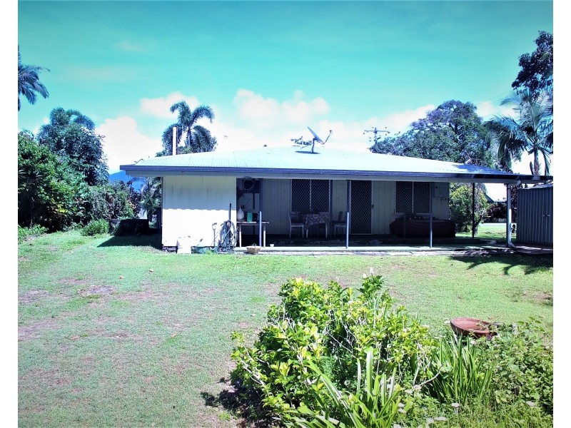 17 Marine, Newell QLD 4873