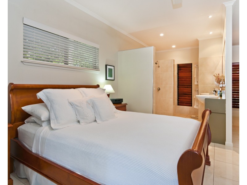 1 Forest Glen Road, Mossman QLD 4873