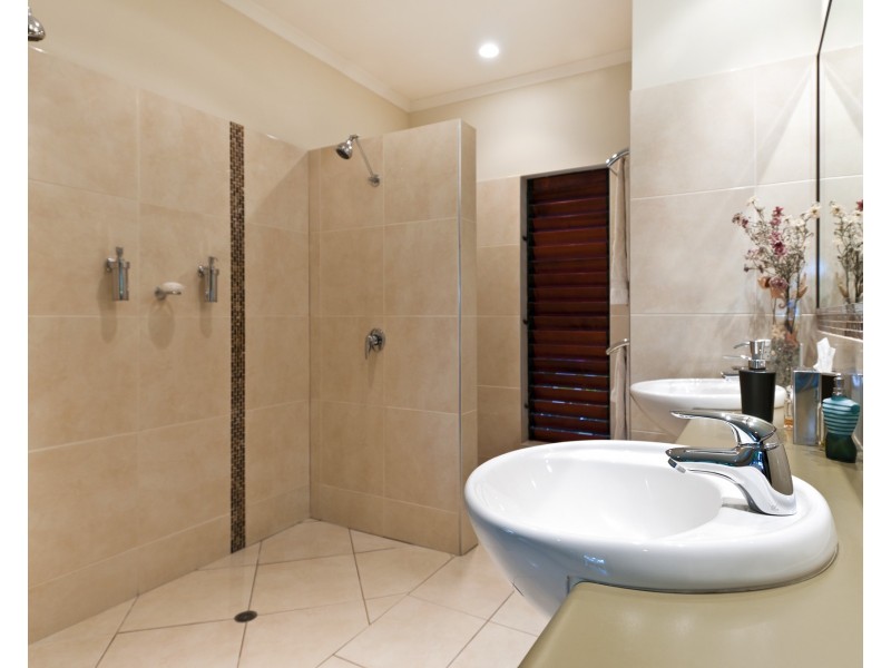 1 Forest Glen Road, Mossman QLD 4873