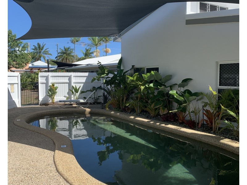 4 / 3 Port Street, Port Douglas QLD 4877