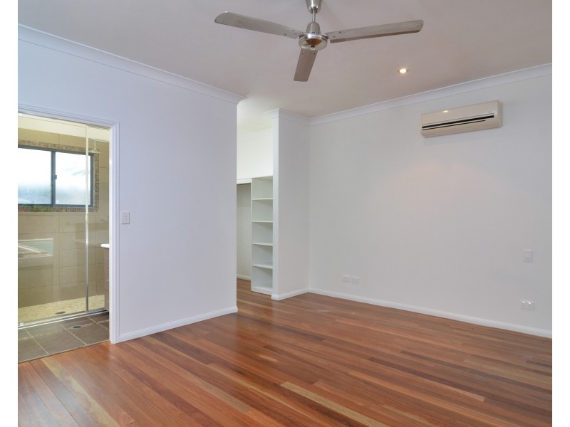 26 White Oak Avenue, Mossman QLD 4873