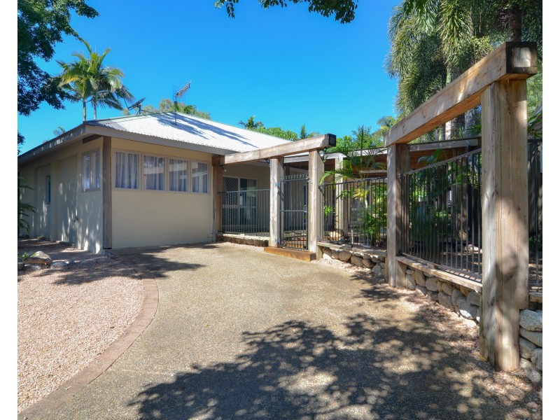 6  Albatross Close, Cooya Beach QLD 4873