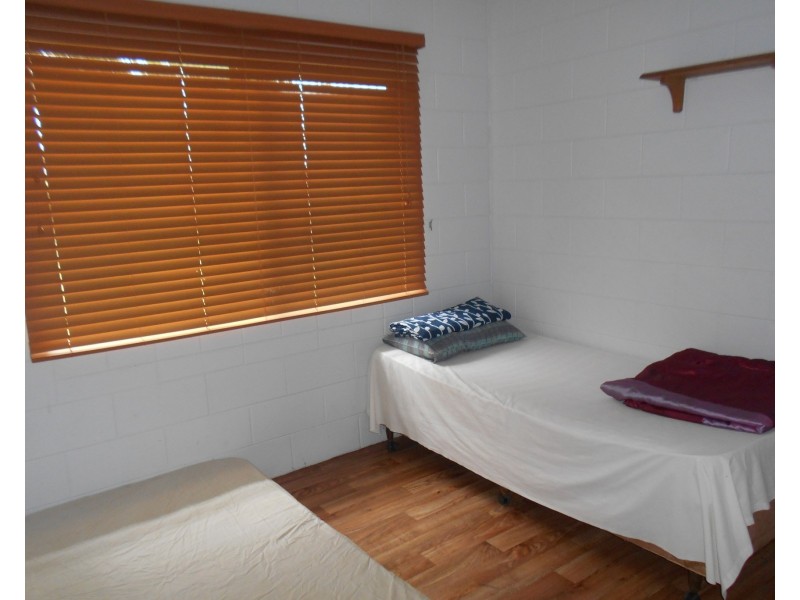 23 Middlemiss Street, Mossman QLD 4873