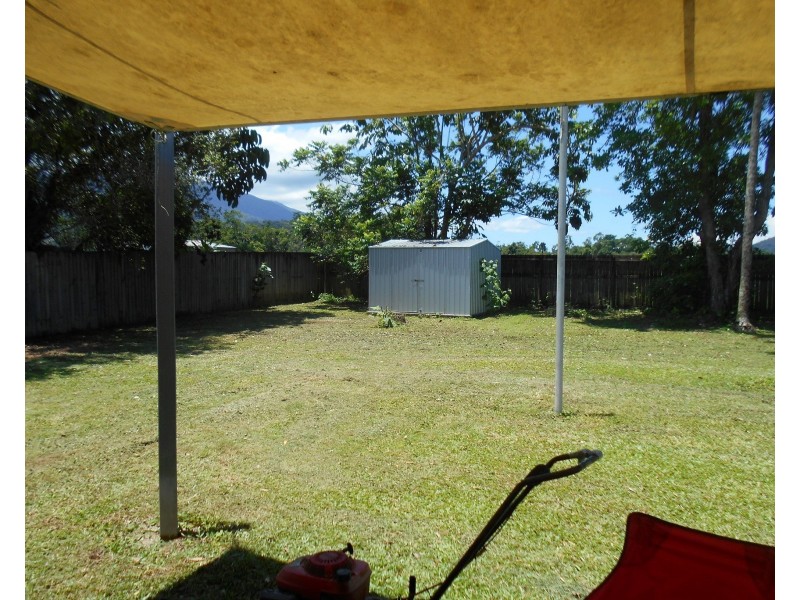 23 Middlemiss Street, Mossman QLD 4873