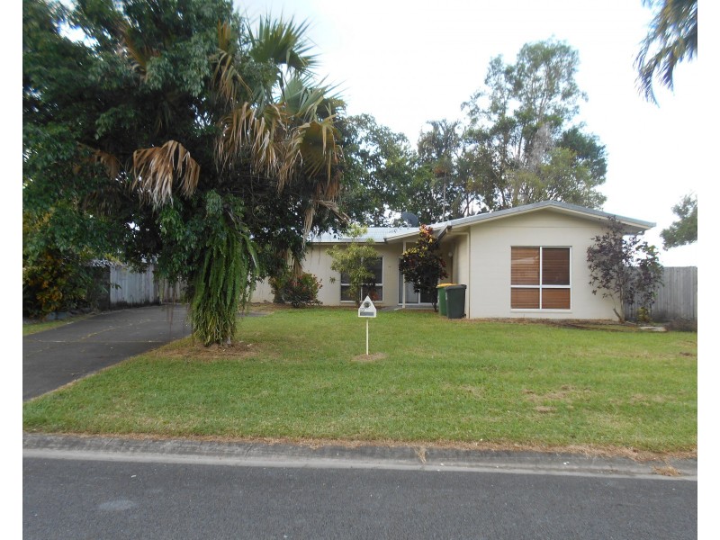 23 Middlemiss Street, Mossman QLD 4873