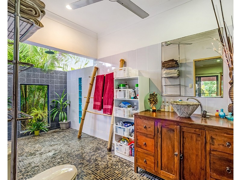 4 Kalu Close, Cooya Beach QLD 4873