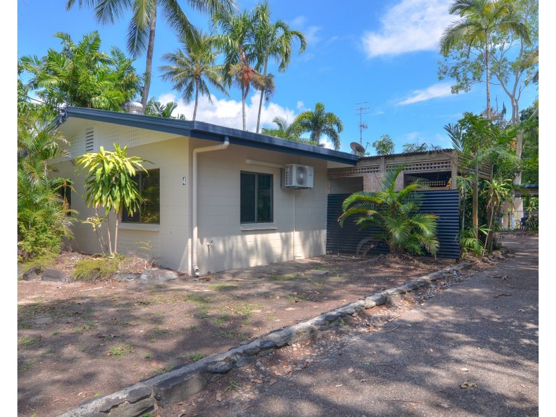 4  Seabrook Avenue, Port Douglas QLD 4877