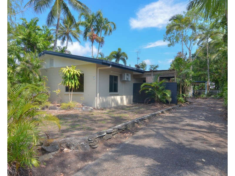 4  Seabrook Avenue, Port Douglas QLD 4877