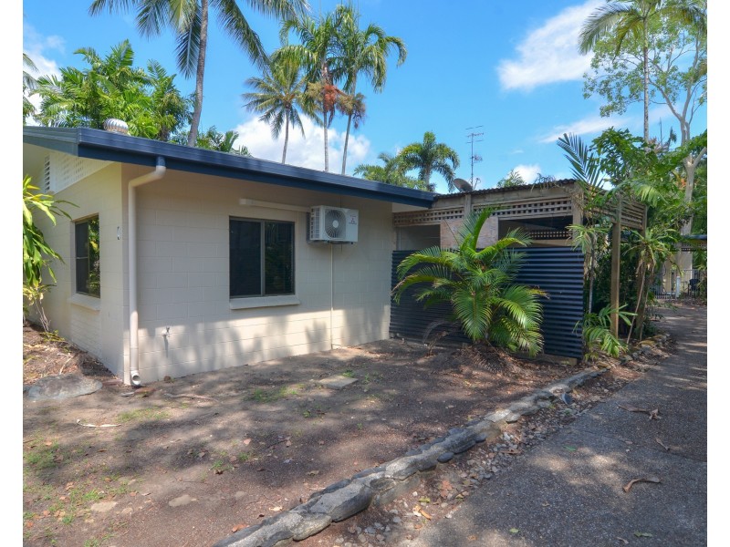 4  Seabrook Avenue, Port Douglas QLD 4877