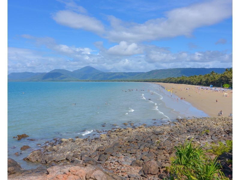 4  Seabrook Avenue, Port Douglas QLD 4877