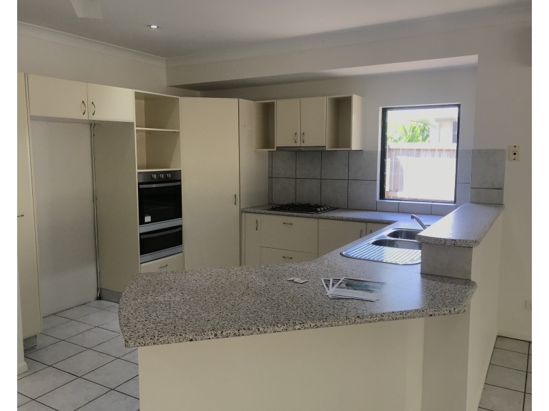 8 Birdwing Street, Port Douglas QLD 4877