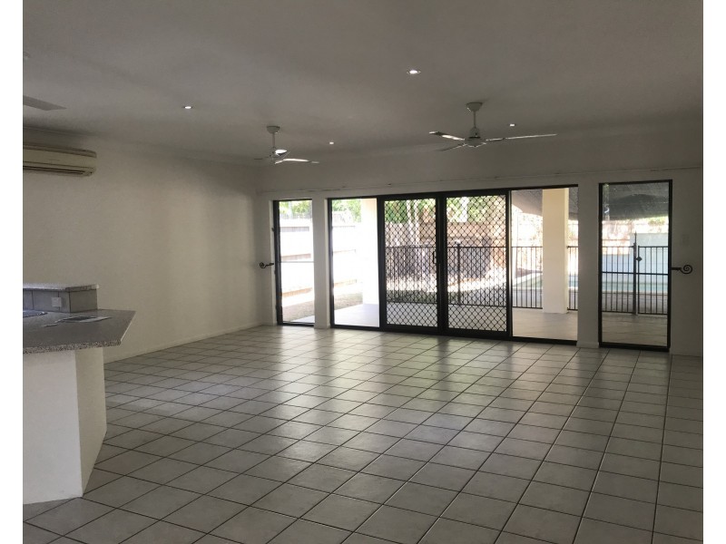 8 Birdwing Street, Port Douglas QLD 4877