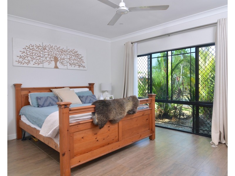 4 Satinash Street, Mossman QLD 4873