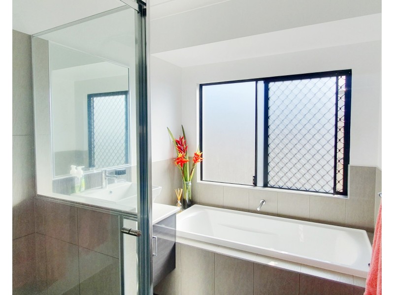 8 Dawal Close, Cooya Beach QLD 4873