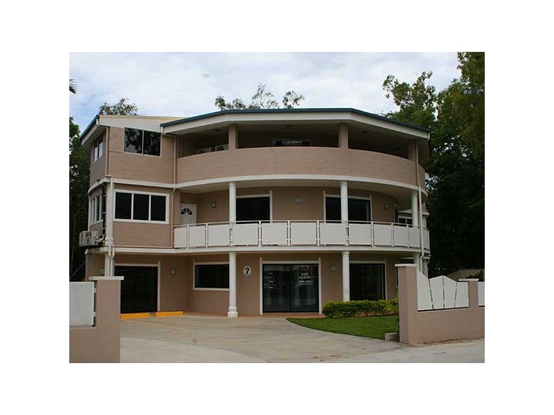 7 Captain Cook Hwy, Craiglie QLD 4877