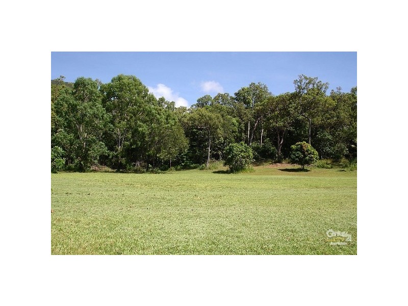 4 Finlay Crescent, Oak Beach QLD 4877