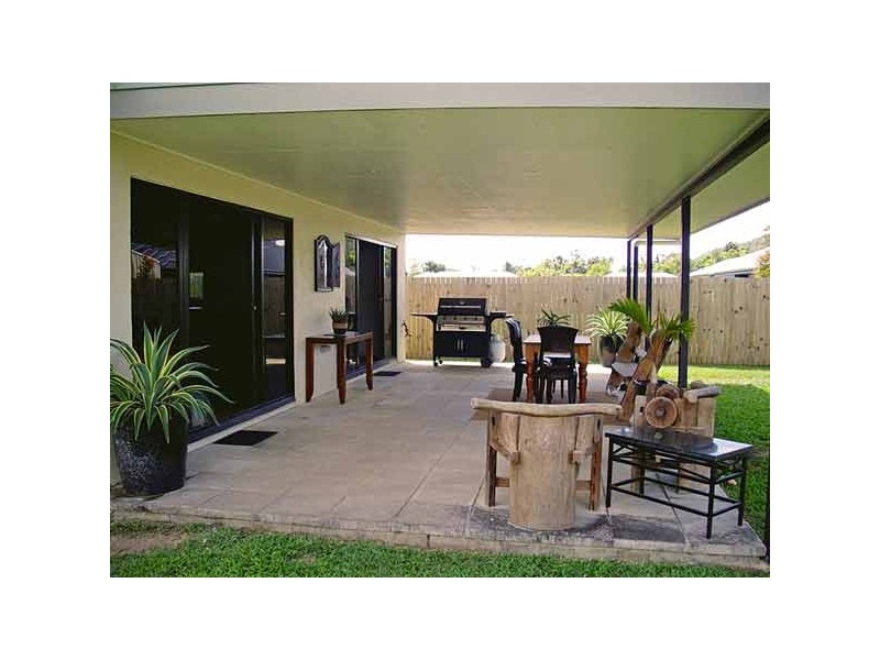 4 Waratah Close, Mossman QLD 4873