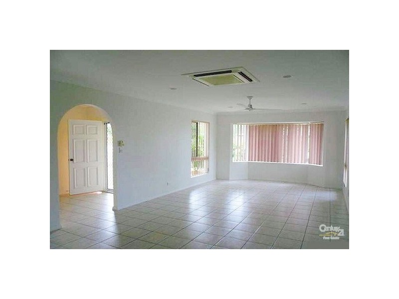 1 Watson Close, Mossman QLD 4873