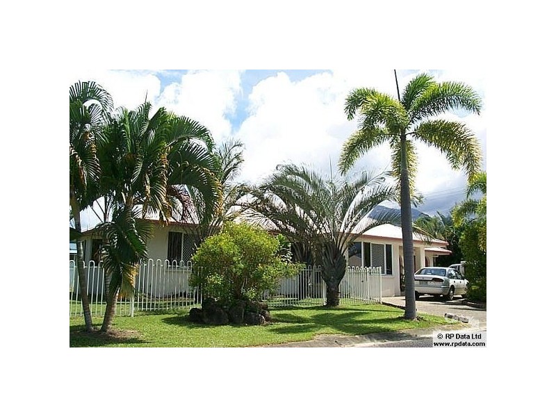 1 Watson Close, Mossman QLD 4873