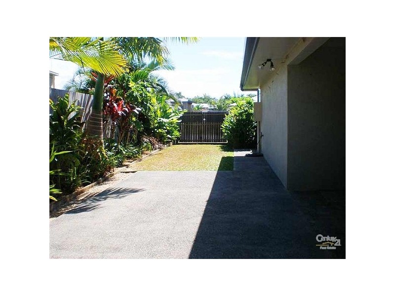 17 Shearwater Street, Port Douglas QLD 4877