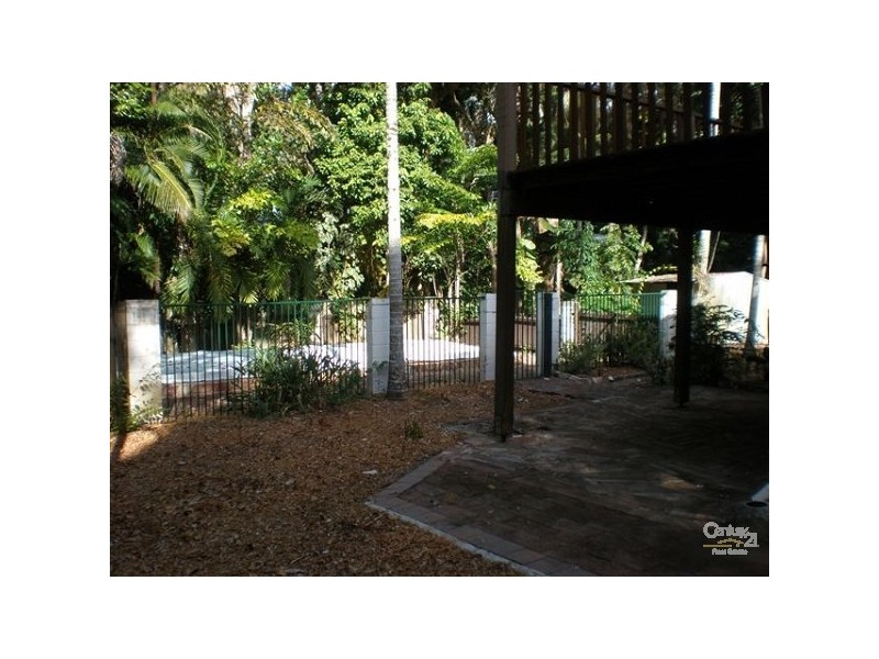 24 Sorrento Crescent, Port Douglas QLD 4877