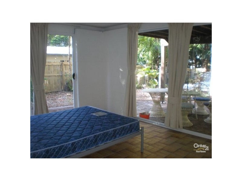 24 Sorrento Crescent, Port Douglas QLD 4877