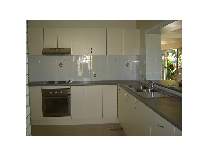 5 Millewa Crt, Labrador QLD 4215