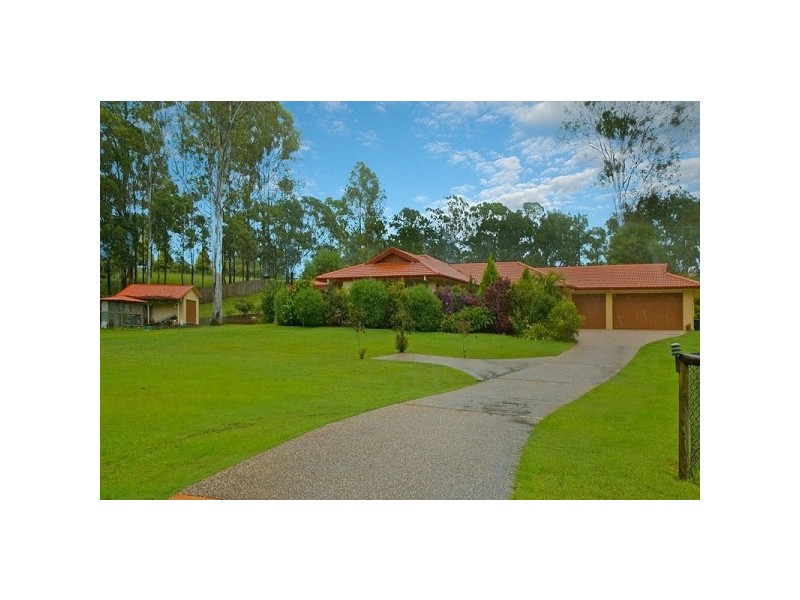 23 Howard Hughes Court, Maudsland QLD 4210