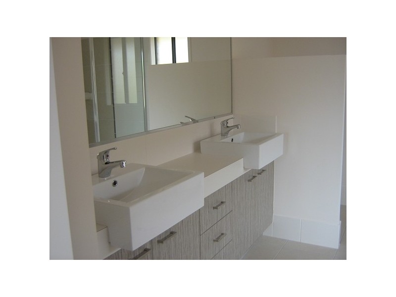 Pacific Pines QLD 4211