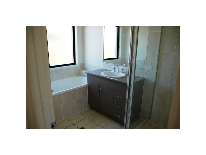 34 Blossom St, Pimpama QLD 4209