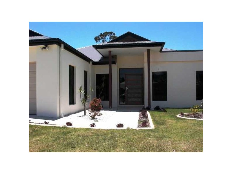 3 Freya Circ, Coomera QLD 4209