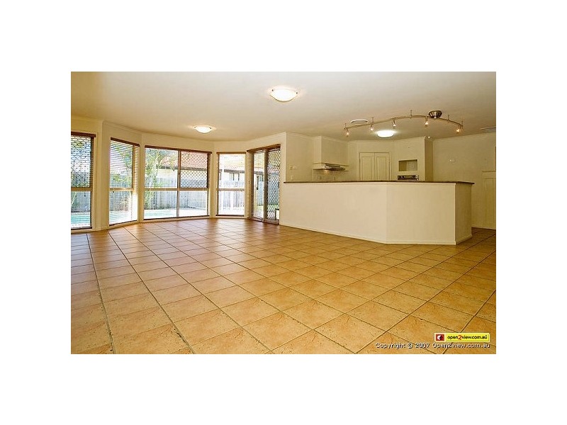 6 Blueash Crescent, Oxenford QLD 4210