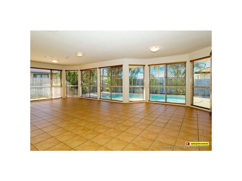 6 Blueash Crescent, Oxenford QLD 4210