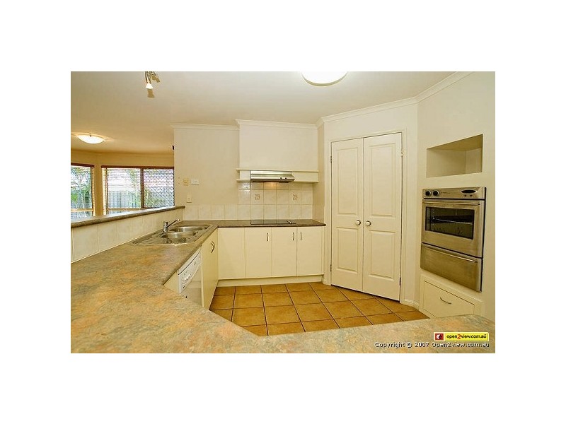 6 Blueash Crescent, Oxenford QLD 4210