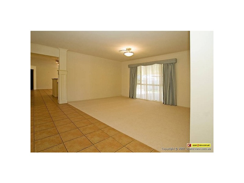 6 Blueash Crescent, Oxenford QLD 4210