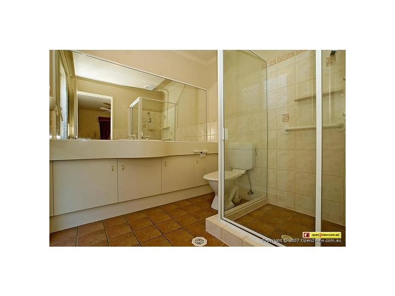 6 Blueash Crescent, Oxenford QLD 4210