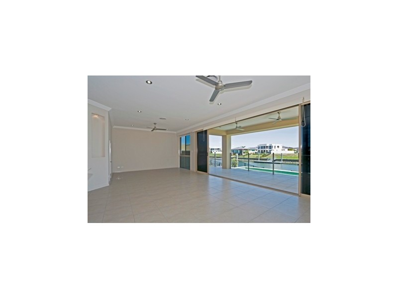 Hope Island QLD 4212