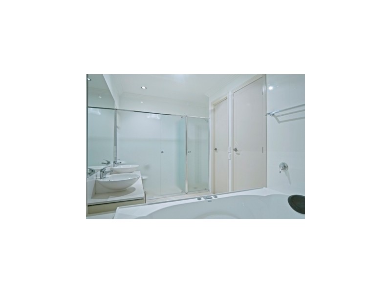 Hope Island QLD 4212