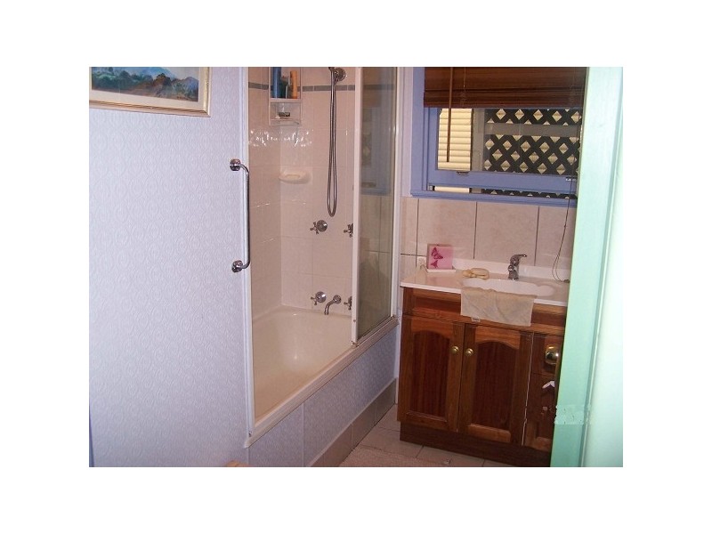 11 Brookside rd, Labrador QLD 4215